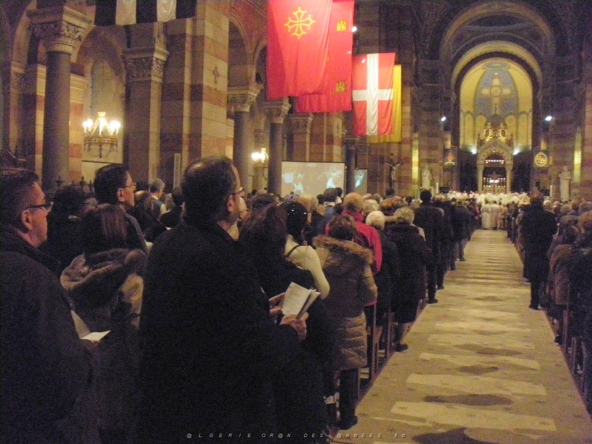 2014 01 26 LA MAJOR MARSEILLE MGR JEAN MARC AVELINE ORDONNE EVEQUE AUXILLIAIRE (3).JPG